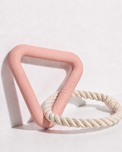 Triángulo Pulling Praws rosa con cuerda de algodón, vista de producto